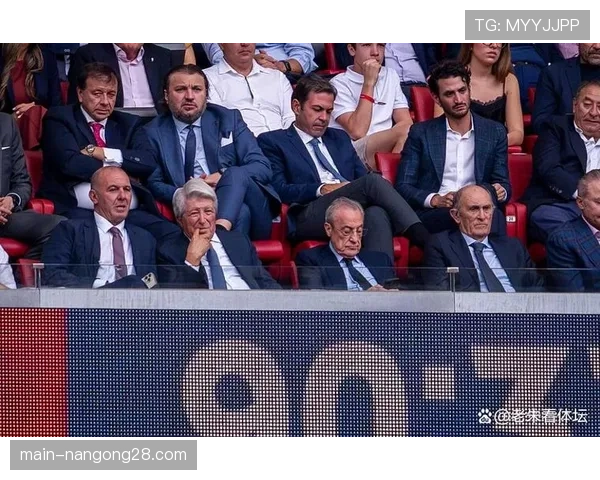 欧足联任命西班牙裁判组执法皇马多特次回合,主裁以鼓励对抗、对战术犯规尺度宽松著称 欧足联任命西班牙裁判组执法皇马多特次回合,主裁以鼓励对抗、对战术犯规尺度宽松著称