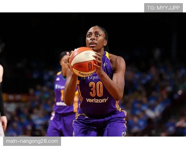 奈卡-奥胡米克回归洛杉矶火花，签下多年合同重返老东家